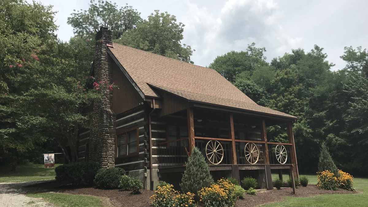 Lewisburg Cabin | The Cabin at Flat Rock Farms - rustic charm on a beautiful former horse farm