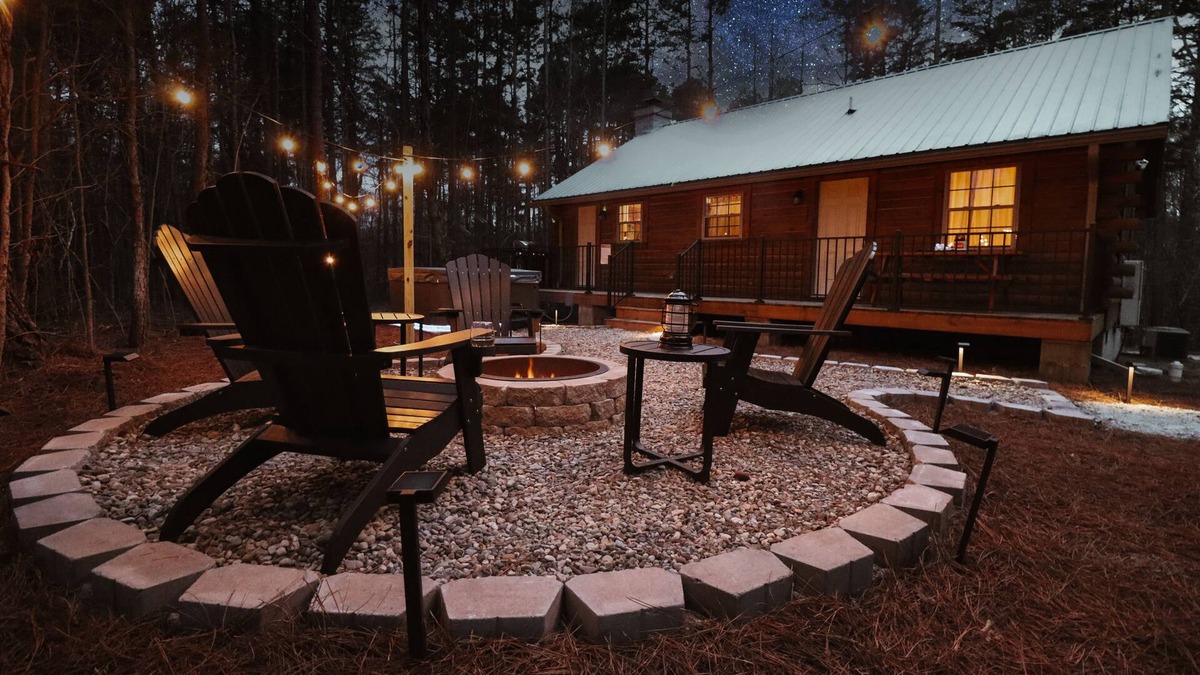Hurdle Mills Cabin | The Cabin At Hurdle Mills - Hot Tub & Fire Pit