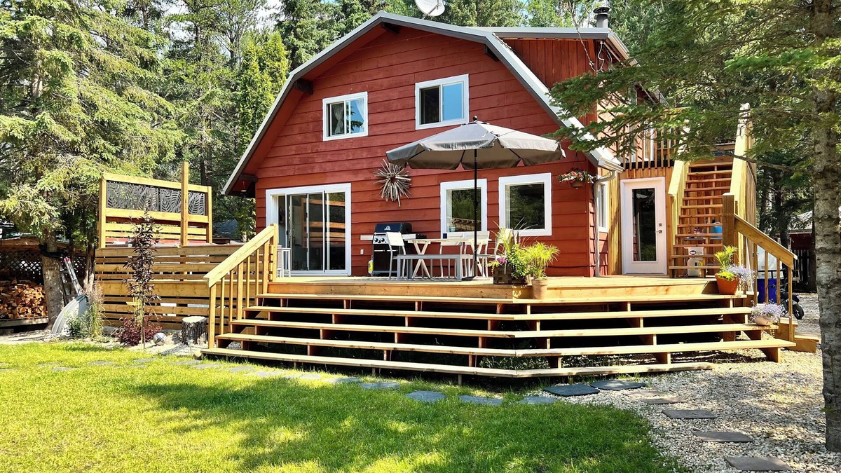 Northern Alberta Cabin | The Cabin at Marten Beach