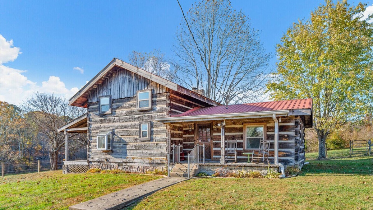 Cottontown Cabin | The Cabin at Roney Creek Ranch