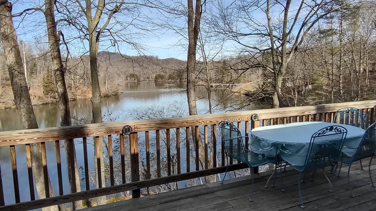 Madison Cabin | The Cabin at the Lake