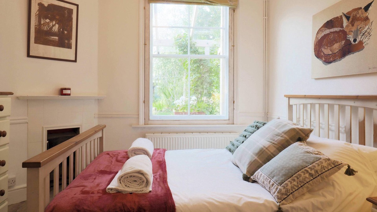 Canterbury Cabin | The Cabin - Cosy annex close to City Centre