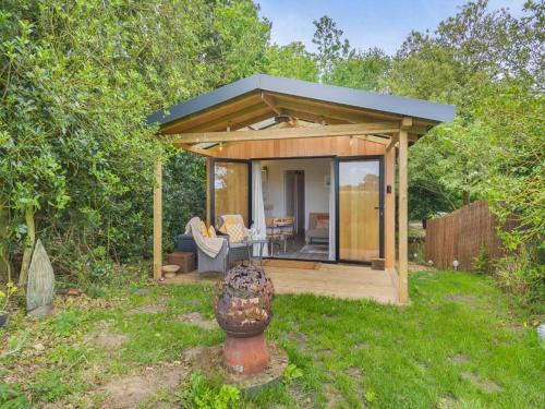 Hopton Ski Chalet | The Cabin