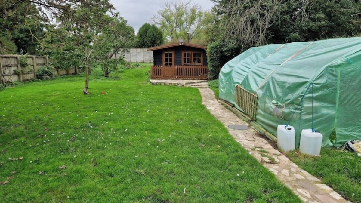 Alton Barnes Cabin | The Cabin, very quiet location