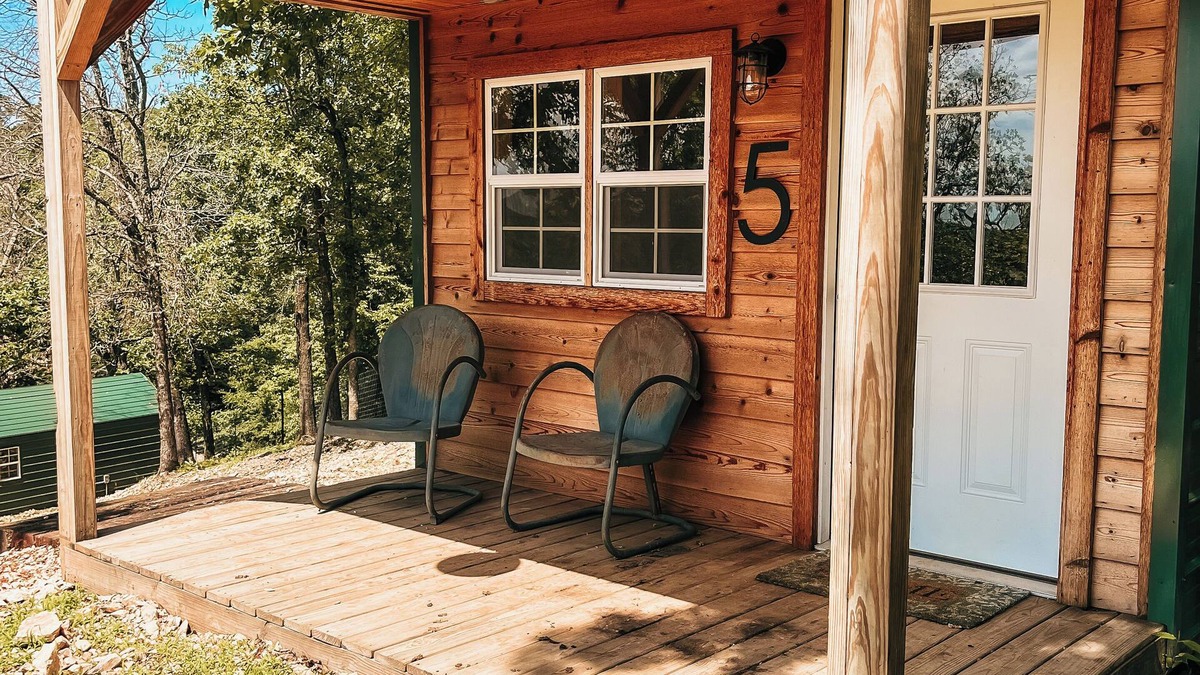Iron Post Cabin | The Cabins at Bent Pine Ranch ~ Cabin #5