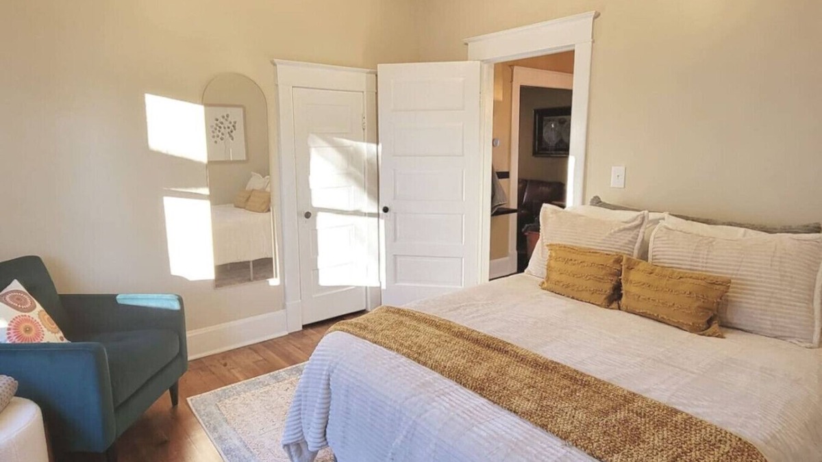 Walnut Street House | The Cairo St Bungalow