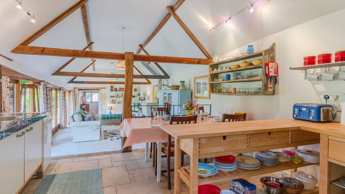 Andoversford Cottage | The Calf Pens - pet friendly, near Andoversford