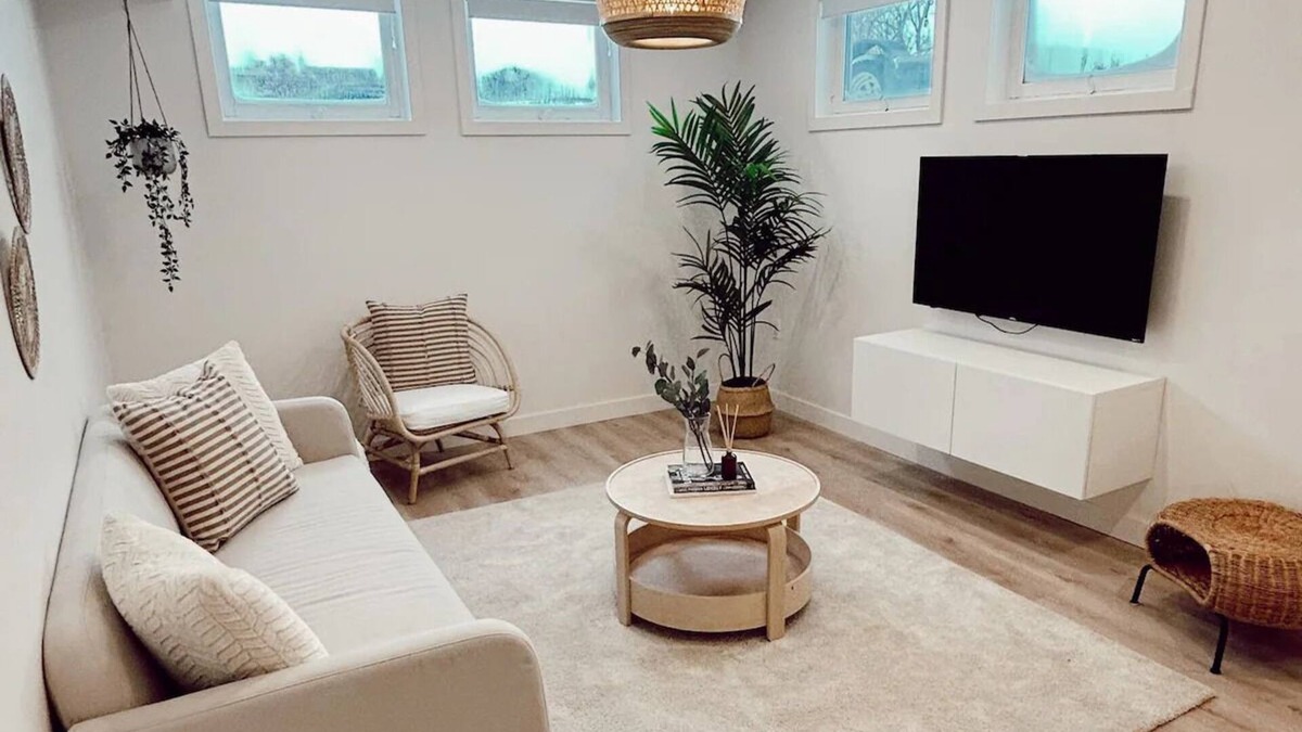 Fort St. John House | The California Suite