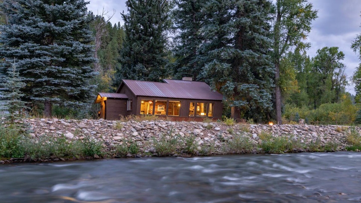 Dolores Cabin | The Call of the Water - Private luxury cabin on river in San Juan Nat Forest!