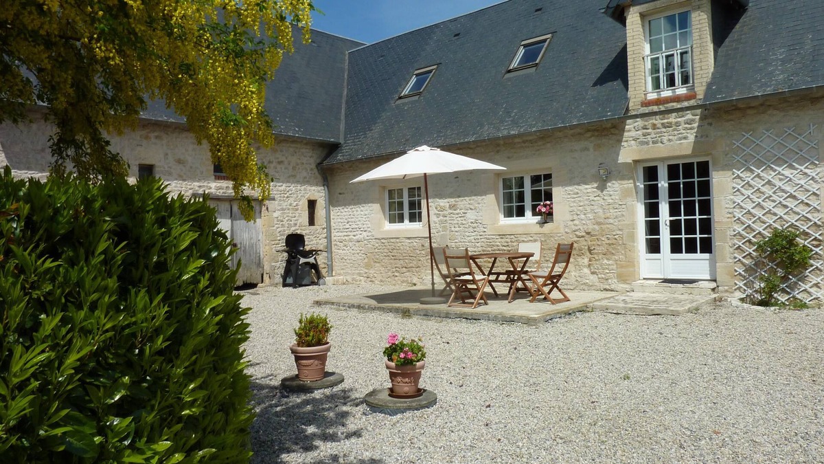 Aure sur Mer House | The calm of the countryside near the beaches and the historic town of Bayeux