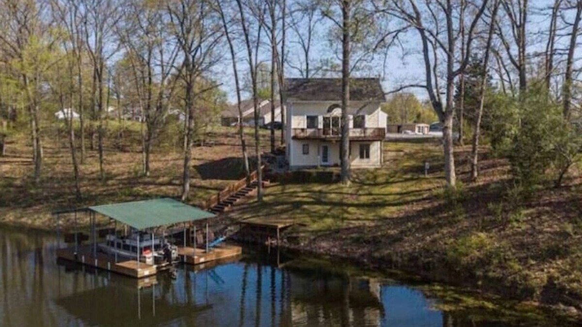 Marion House | The Canary at Lake of Egypt