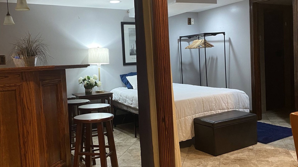 Lindenwald House | The Cantina Studio w/luxury bathroom