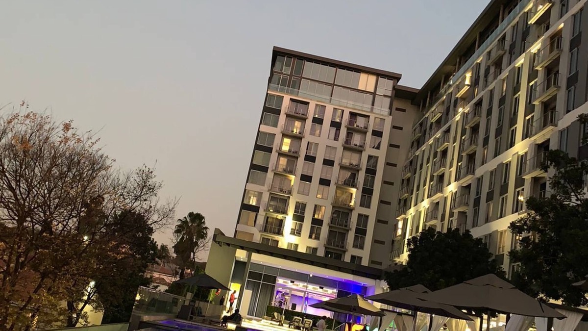 Sandown Hotel | The Capital on the Park-Standard Unit