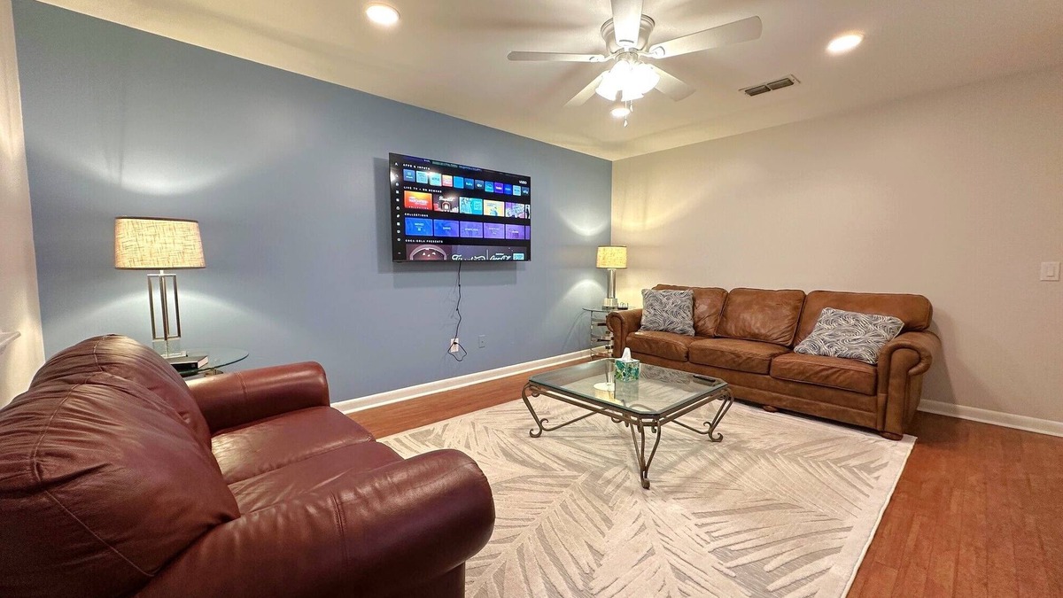 Kingsland Apartment | The Captain's Quarters in The Kings Land
