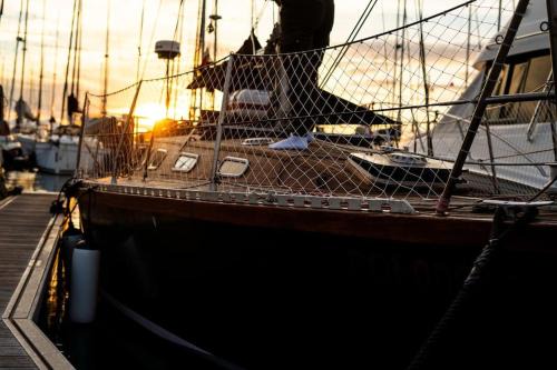 San Miguel de Abona Boat Rental | The Captains Locker - 30ft Yacht