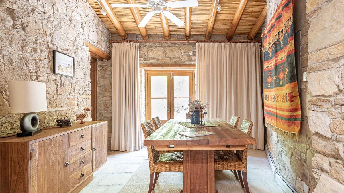 Tochni Villa | The Carob Tree Villa - Rustic house with 3 bedrooms
