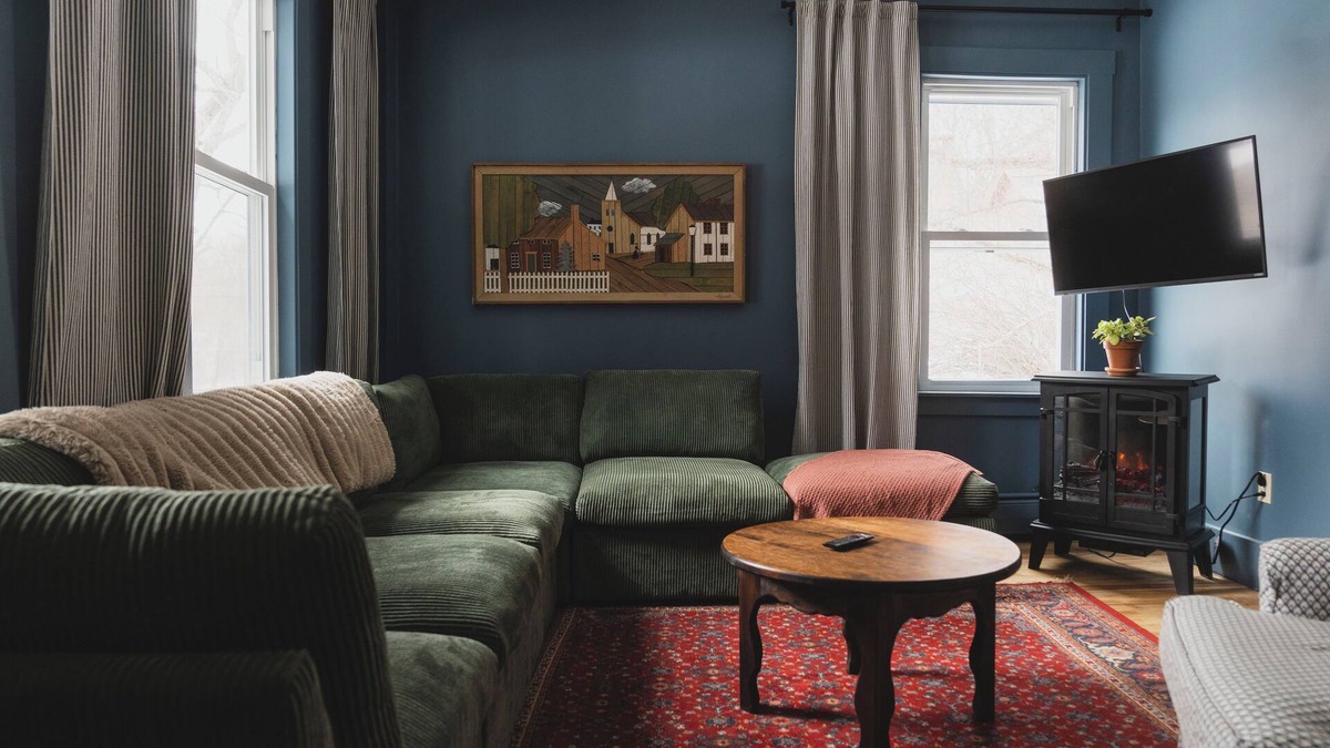 Cavendish House | The Carol - 10 minutes to Okemo & Newly Renovated