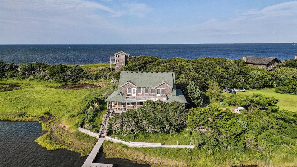 Brigands' Bay House | The Carolina Moon | Canalfront | Frisco | Sleeps 8
