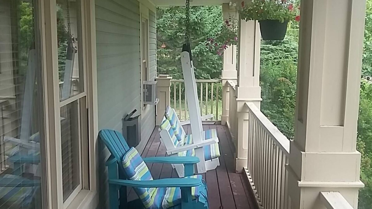 Grand Falls - Windsor Bed & Breakfast | The Carriage House Inn