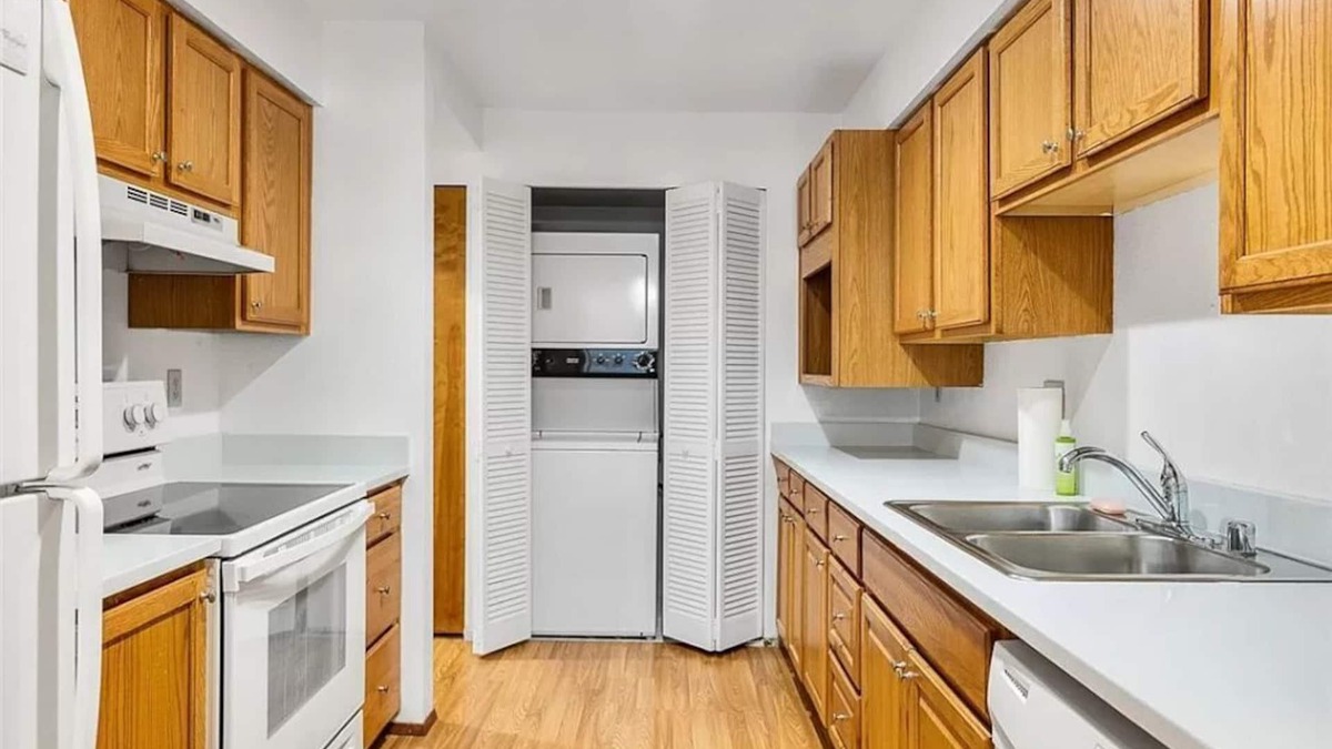 Mansfield House | The Carriage House - "Coachman's Inn unit"