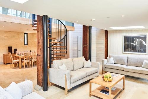 Walwick House | The Carriage House