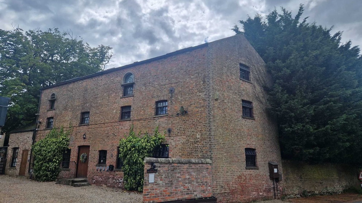Bilbrough House | The Carriage House. Sleeps 30. York 5m.