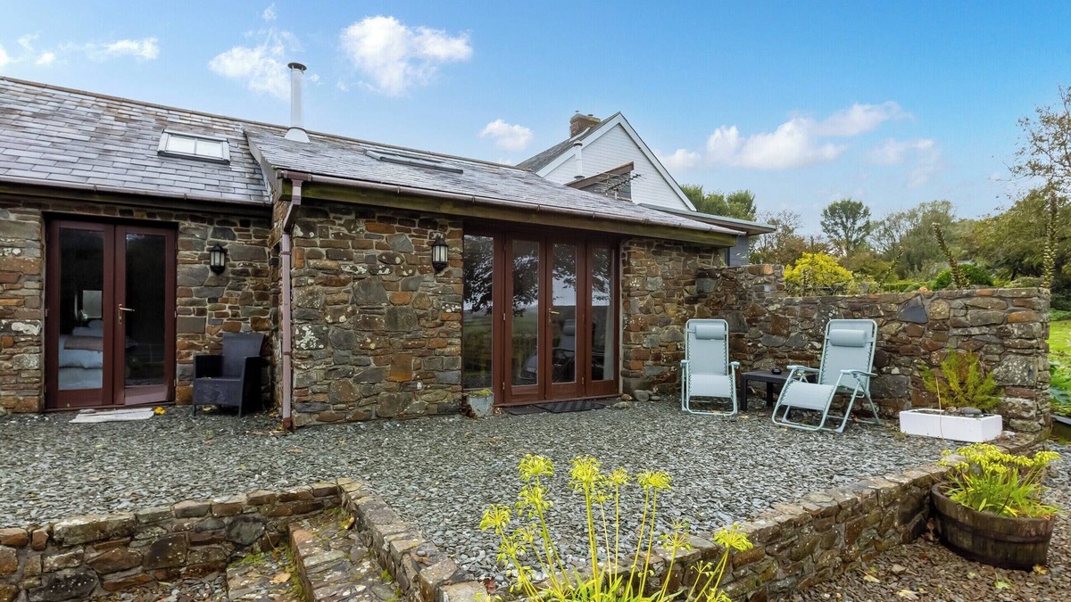 Hartland Cottage | The Cart House - HNNH