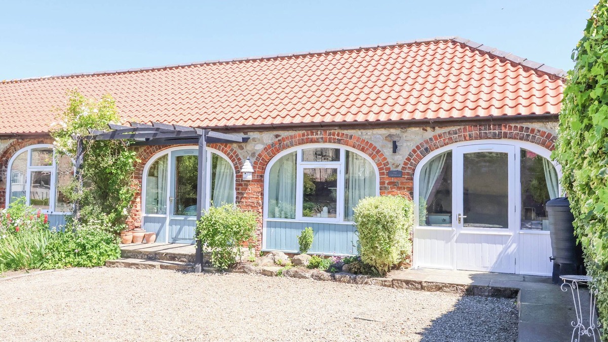 Bedale Cottage | THE CART HOUSE, romantic, with a garden in Bedale