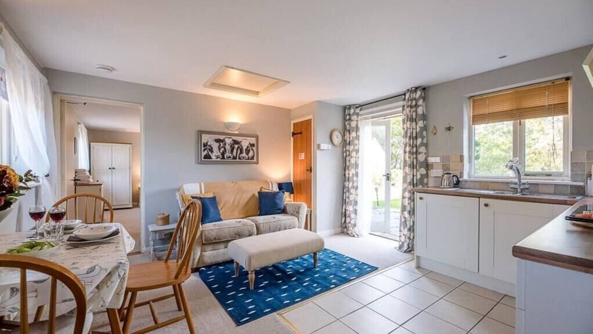 Framlingham House | The Cartlodge at Boundary Farm, Framlingham