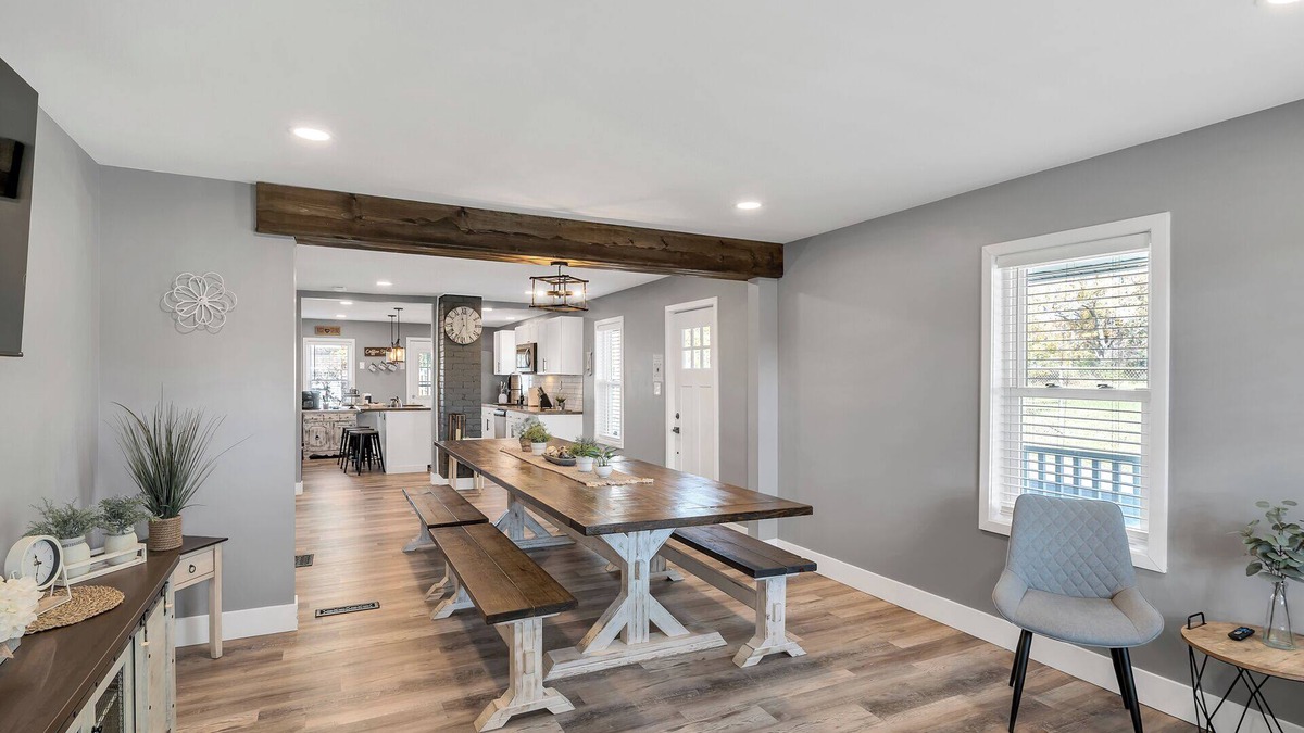 Kings Mills House | The Cartridge House - Sleeps 16 - Kings Island, Great Wolf, Spooky Nook & More