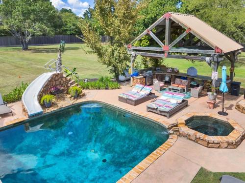 Canton House | The Casa Luna