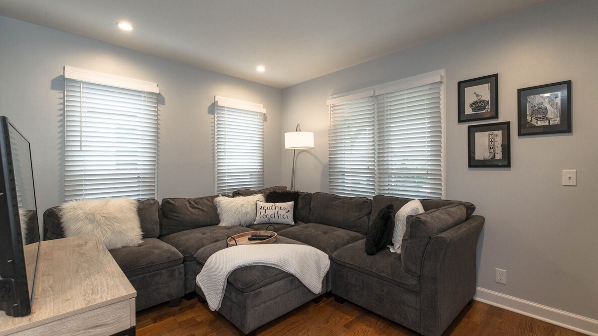 Hillsboro West End Condo | The Cash★Stroll through Hillsboro Village★Free Parking-11 mins to downtown!