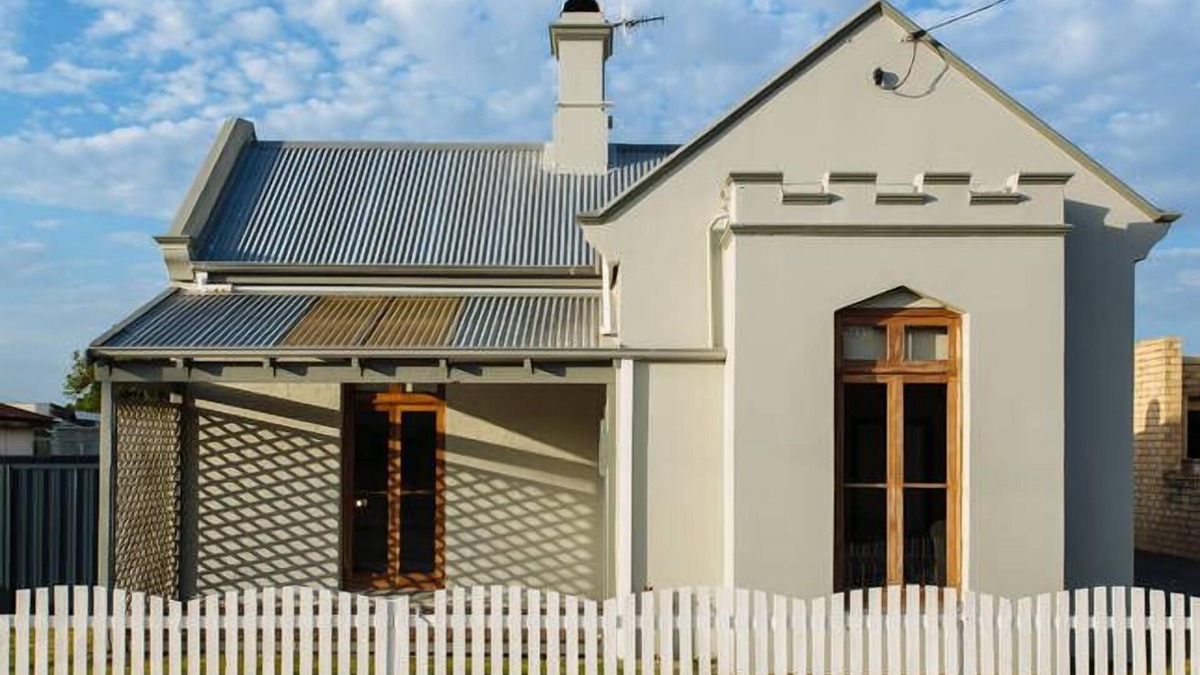 Centennial Park House | The Castle - Heart of Albany