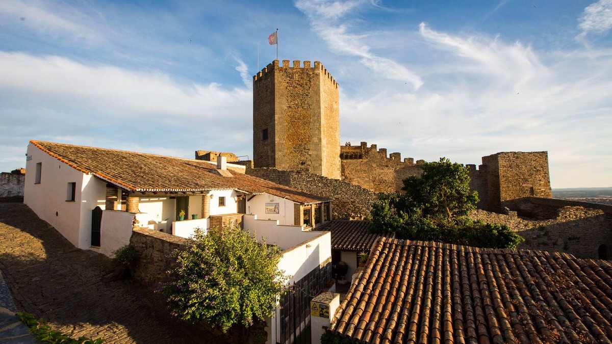 Monsaraz House | The Castle Window
