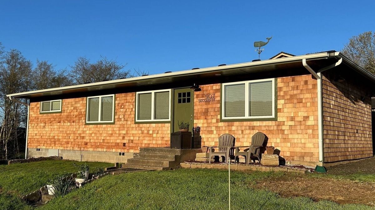 Garibaldi House | The Catch; relax in this stylish cozy home with views of the mountains & bay!