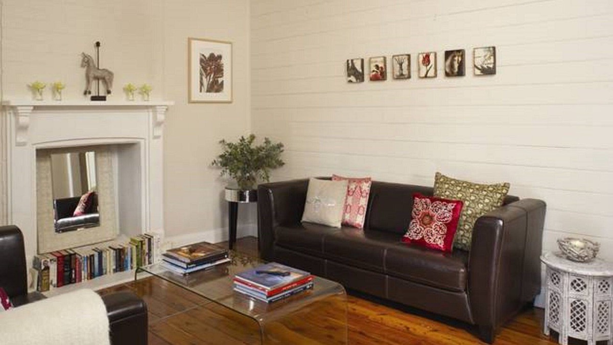 Scone House | The Cedars..Luxury Home in centre of town