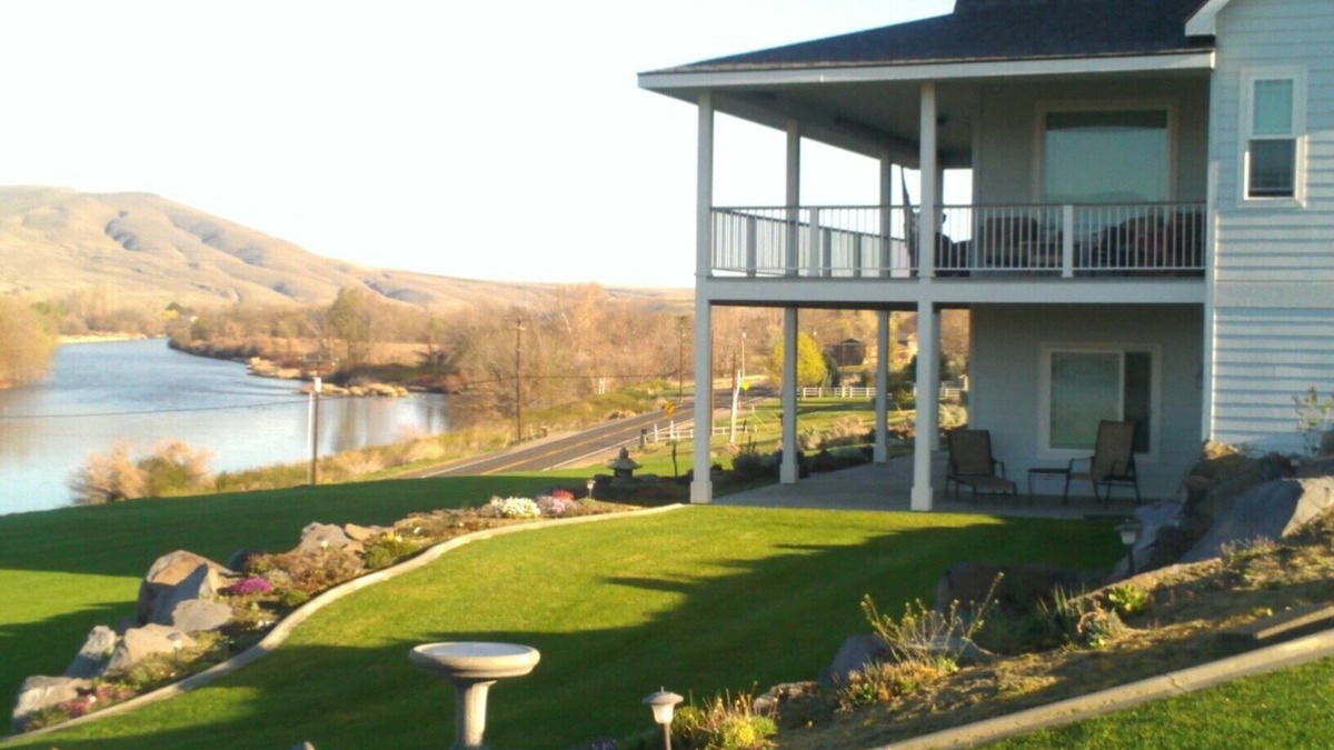 Benton City House | The Cellar At Red Mountain