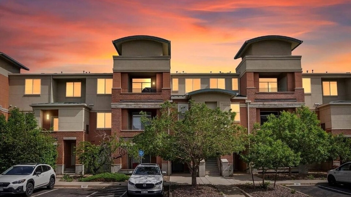 Northeast Park Hill Condo | The Central Hub