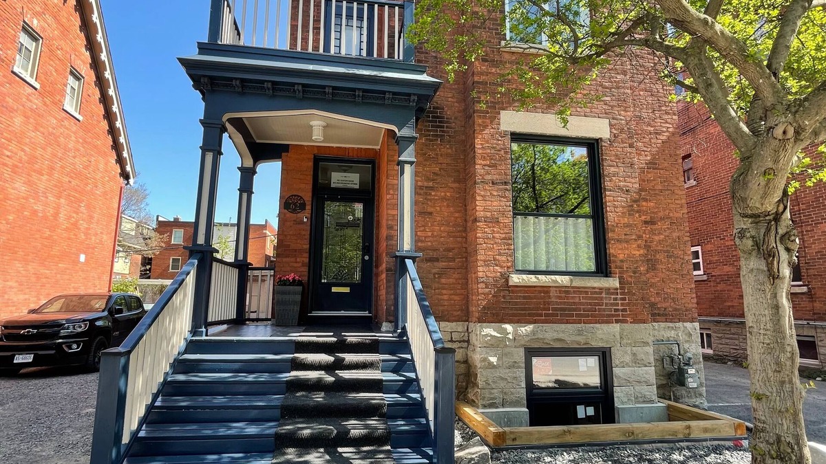 Downtown Ottawa Bed & Breakfast | The Century House B&B Ottawa