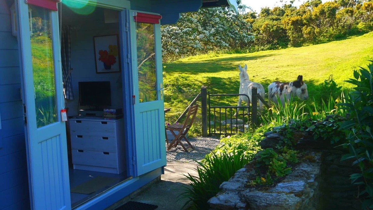 Barnatonicane Ski Chalet | The Chalet, Schull