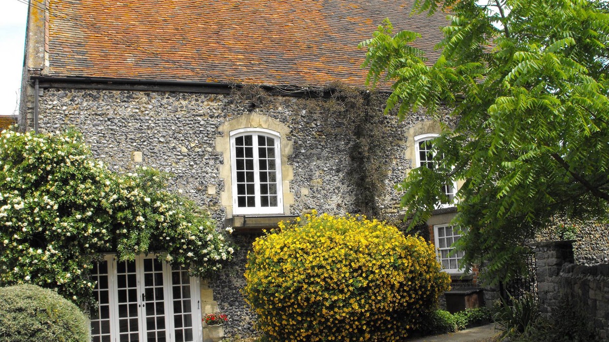 Manston House | The Chapel. A large grade 2 listed property, perfect for families and groups.