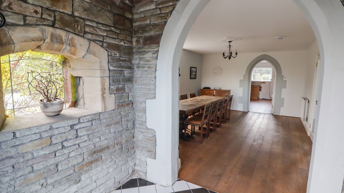 Dol-y-Gaer Cottage | The Chapel