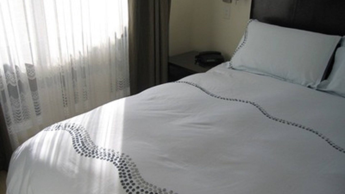 George Town Apartment | The Charles Robbins