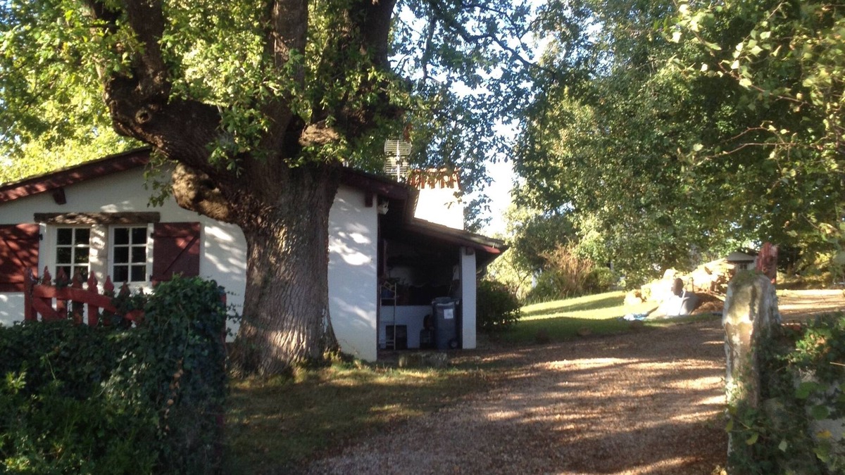 Itxassou House | The charm of an old sheepfold 5' from Espelette facing the Basque mountains
