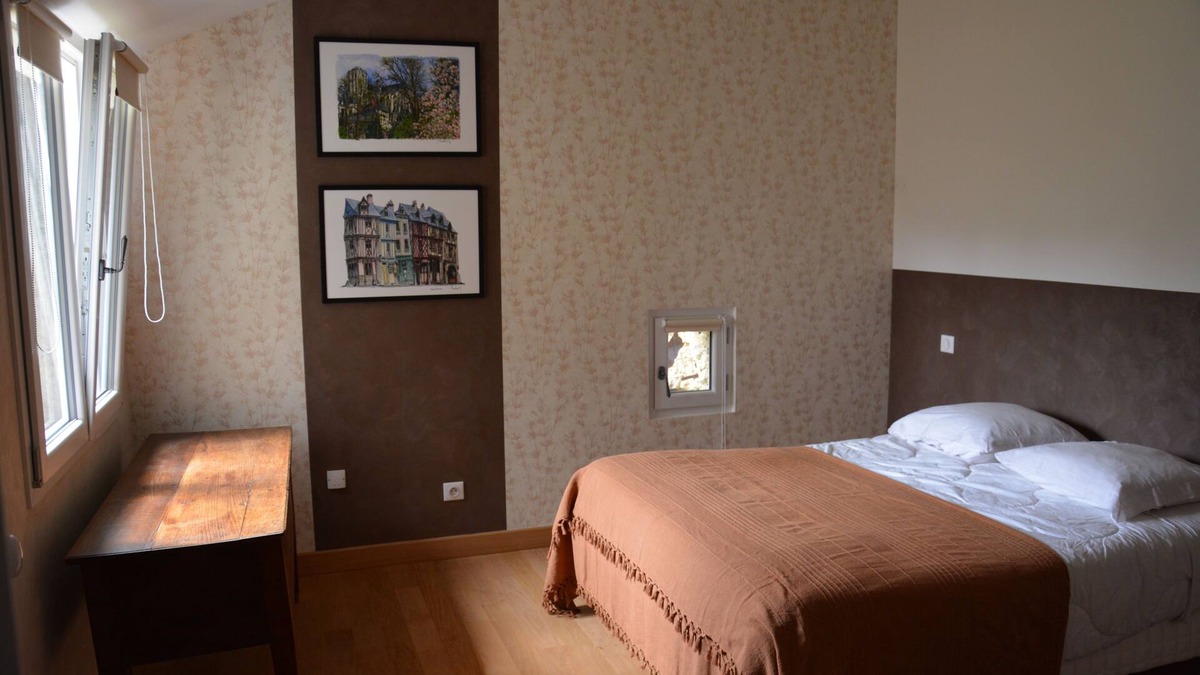 Flore Cottage | The charm of an outbuilding in the heart of a garden near the historic center