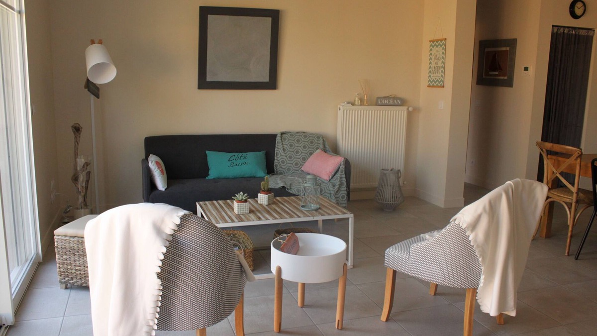 Ares House | THE CHARM OF THE ROCHER