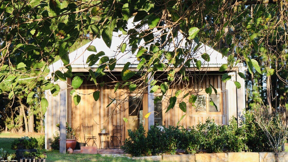 Somersby Cabin | The Charming StudionEscape to Somersby – A Peaceful, Pet-Friendly Retreat