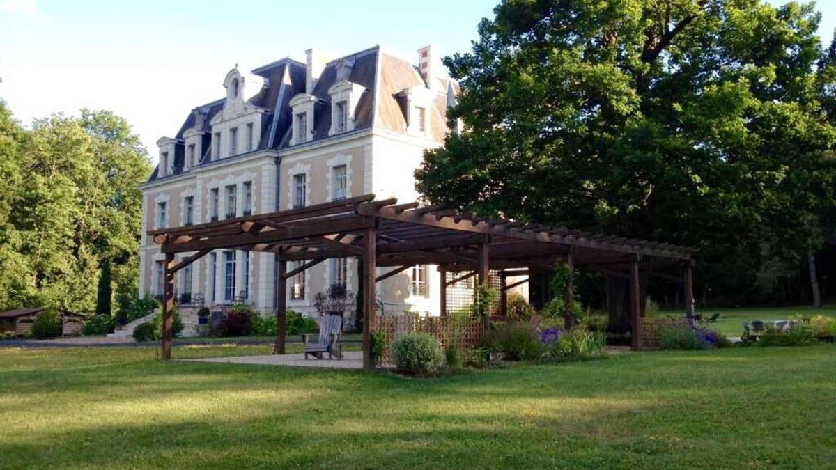Les Essards House | The Château des Essards with swimming pool and jacuzzi just for you