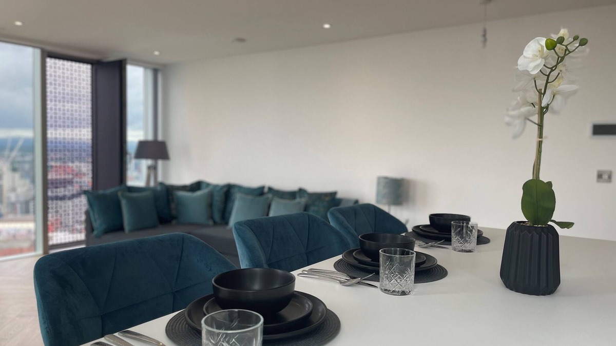Castlefield Apartment | The Chelsea Suite Manchester City Centre