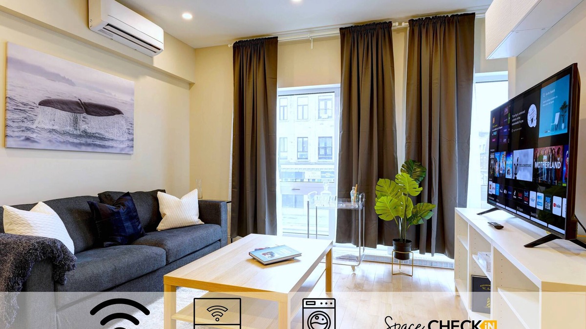 Plateau Mont Royal House | The Chic Condo in Plateau ♫ AC & Amazing Location